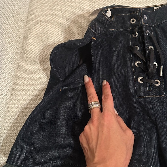 Dark rinse denim shorts - Picture 3 of 5